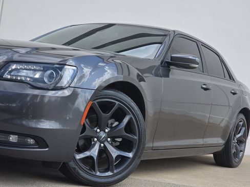 Used 2023 Chrysler 300 S RWD image 8