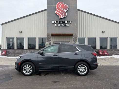 Used 2022 Chevrolet Equinox LT image 1