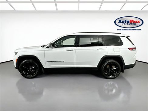 Used 2023 Jeep Grand Cherokee L Laredo image 4