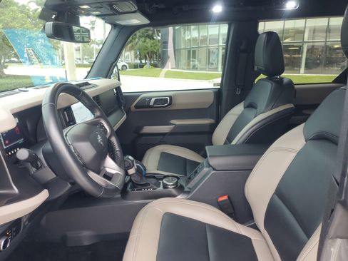 Used 2023 Ford Bronco Wildtrak image 18