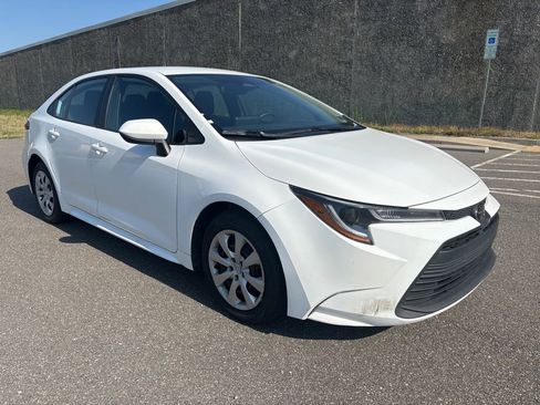 Used 2023 Toyota Corolla LE FWD image 1