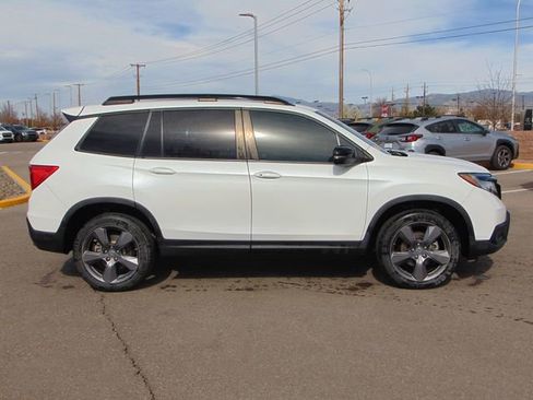 Certified 2021 Honda Passport Touring image 3