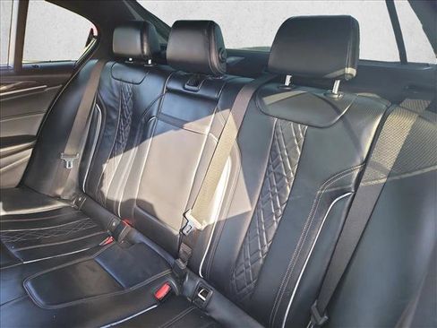 Used 2018 BMW M550i xDrive image 14