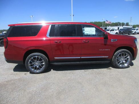 New 2026 GMC Yukon XL Elevation w/ Elevation Premium Package AWD/4WD image 3