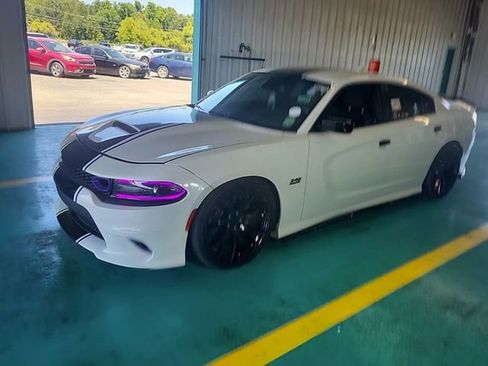 Used 2019 Dodge Charger R/T RWD image 2