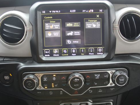 Used 2023 Jeep Wrangler Unlimited Sahara image 18