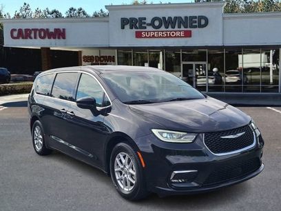 Used 2023 Chrysler Pacifica Touring-L