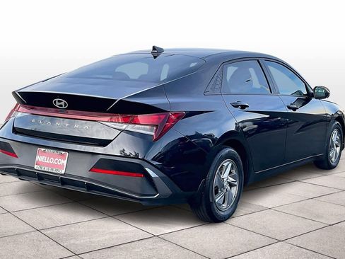 Used 2024 Hyundai Elantra SE image 15