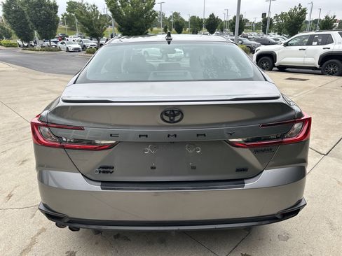 Used 2025 Toyota Camry SE w/ Convenience Package AWD/4WD image 8