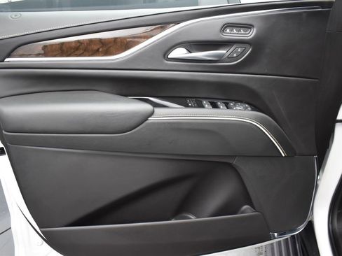 Used 2023 Cadillac Escalade Sport Platinum image 11