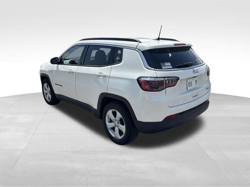 Used 2019 Jeep Compass Latitude FWD image 4