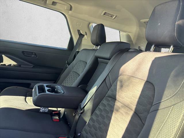 Used 2026 Nissan Pathfinder SV FWD image 24