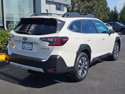 Used 2023 Subaru Outback Limited AWD/4WD image 7