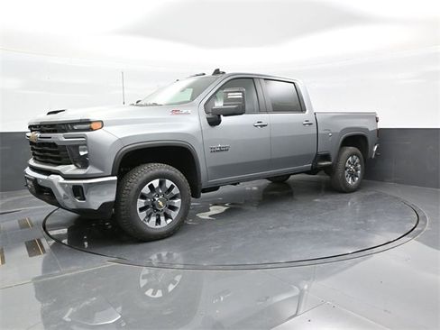 Used 2025 Chevrolet Silverado 2500 LT w/ Texas Edition image 3