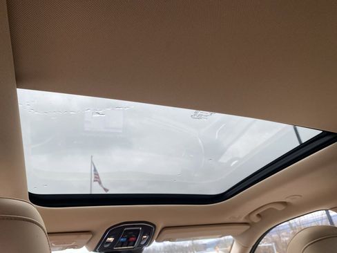 Used 2022 Jeep Grand Cherokee L Limited w/ Luxury Tech Group II image 8