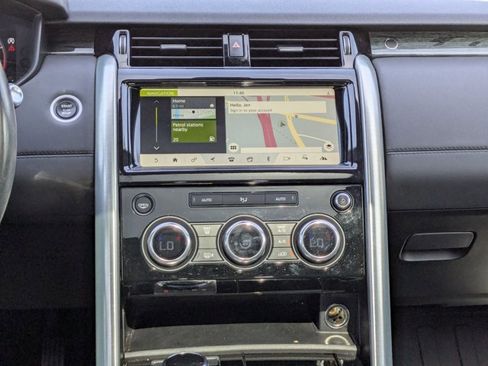 Used 2018 Land Rover Discovery HSE image 15