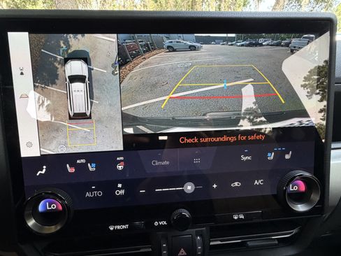 Used 2025 Lexus GX 550 AWD/4WD image 26