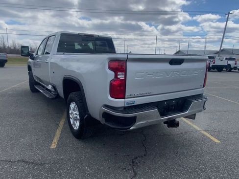 Used 2022 Chevrolet Silverado 3500 LT w/ Convenience Package AWD/4WD image 7