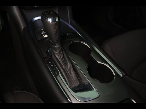 Used 2017 Chevrolet Malibu LT image 22