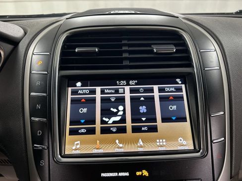 Used 2019 Lincoln Nautilus Reserve w/ Driver Assistance Package AWD/4WD image 14