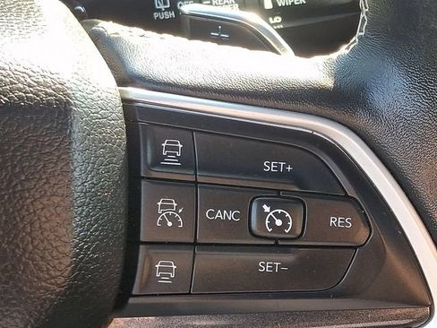 Used 2022 Jeep Grand Cherokee Altitude AWD/4WD image 22