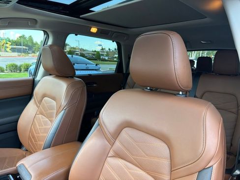 Used 2024 Nissan Pathfinder Platinum w/ Cargo Package AWD/4WD image 23