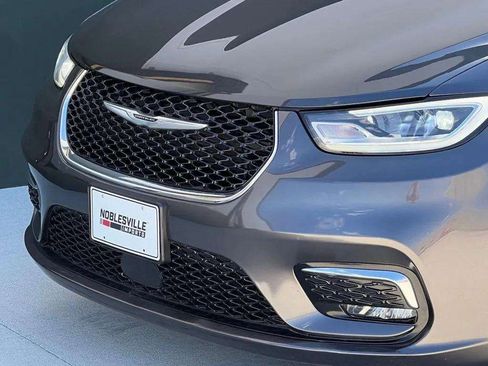 Used 2022 Chrysler Pacifica Touring-L FWD image 31