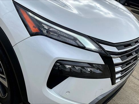 Certified 2025 Nissan Rogue SL w/ Tech Package AWD/4WD image 33