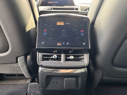 New 2026 Cadillac Vistiq Sport image 8