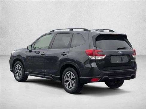 Used 2019 Subaru Forester Premium w/ All-Weather Package image 8