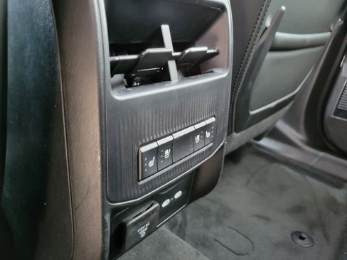 Used 2024 Jeep Wagoneer Launch Edition image 17