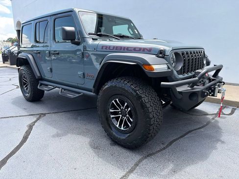 Used 2024 Jeep Wrangler Unlimited Rubicon w/ XTREMEE 35" Tire Package AWD/4WD image 2