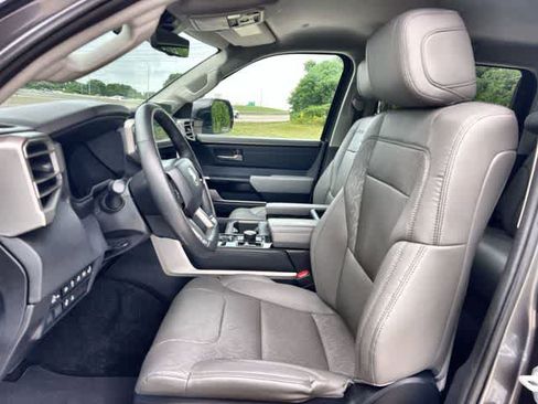 Used 2024 Toyota Tundra Limited AWD/4WD image 11