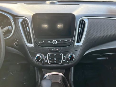 Used 2024 Chevrolet Malibu LT image 10