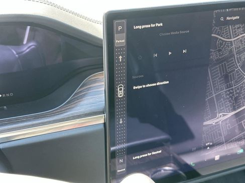 Used 2023 Tesla Model X image 17