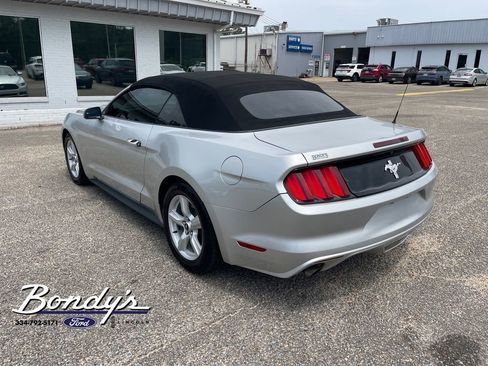 Used 2016 Ford Mustang Convertible RWD image 12