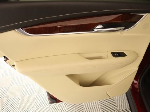 Used 2017 Cadillac XT5 Luxury image 18