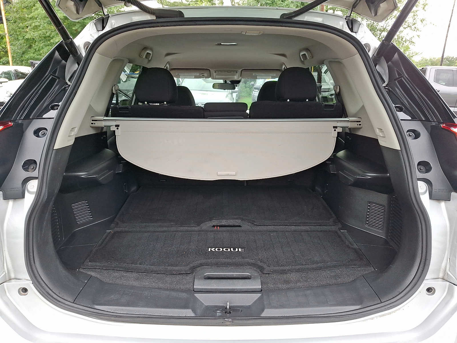 Used 2019 Nissan Rogue SV w/ Premium Package AWD/4WD image 26
