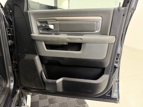 Used 2015 RAM 2500 SLT w/ Luxury Group image 28