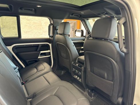 Used 2024 Land Rover Defender 110 SE AWD/4WD image 46