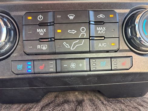 Used 2019 Ford F250 Lariat w/ Chrome Package image 40