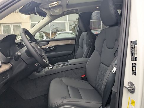 New 2026 Volvo XC90 T8 Plus w/ Protection Package Premier AWD/4WD image 2