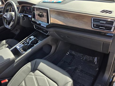 Certified 2026 Volkswagen Atlas SE w/ Panoramic Sunroof Package FWD image 20