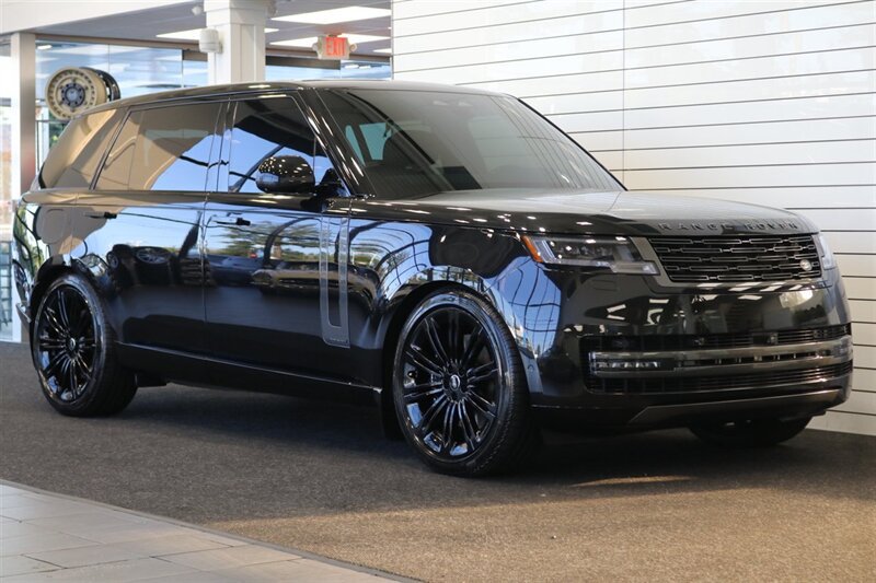 Used 2025 Land Rover Range Rover Long Wheelbase Autobiography AWD/4WD image 2