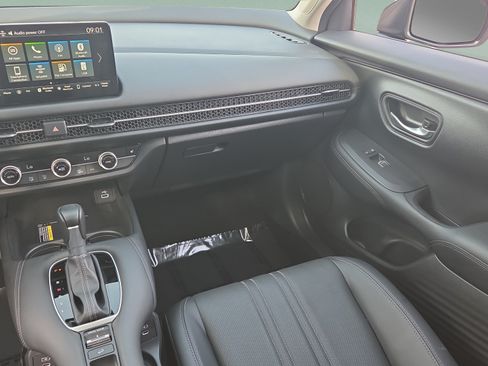 Certified 2025 Honda HR-V EX-L image 14
