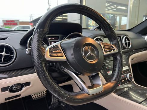 Used 2018 Mercedes-Benz SL 550 image 37