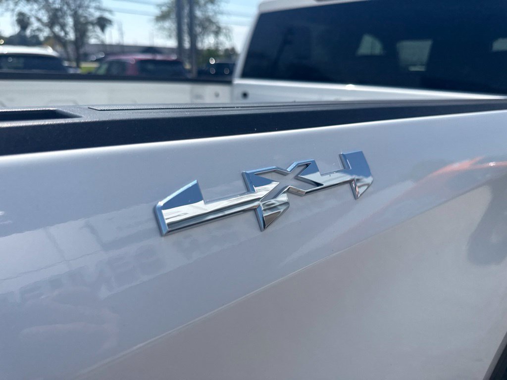 Used 2026 GMC Sierra 1500 SLT AWD/4WD image 7