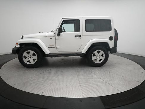 Used 2012 Jeep Wrangler Sahara w/ Connectivity Group AWD/4WD image 22