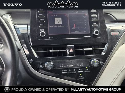 Used 2022 Toyota Camry SE FWD image 9