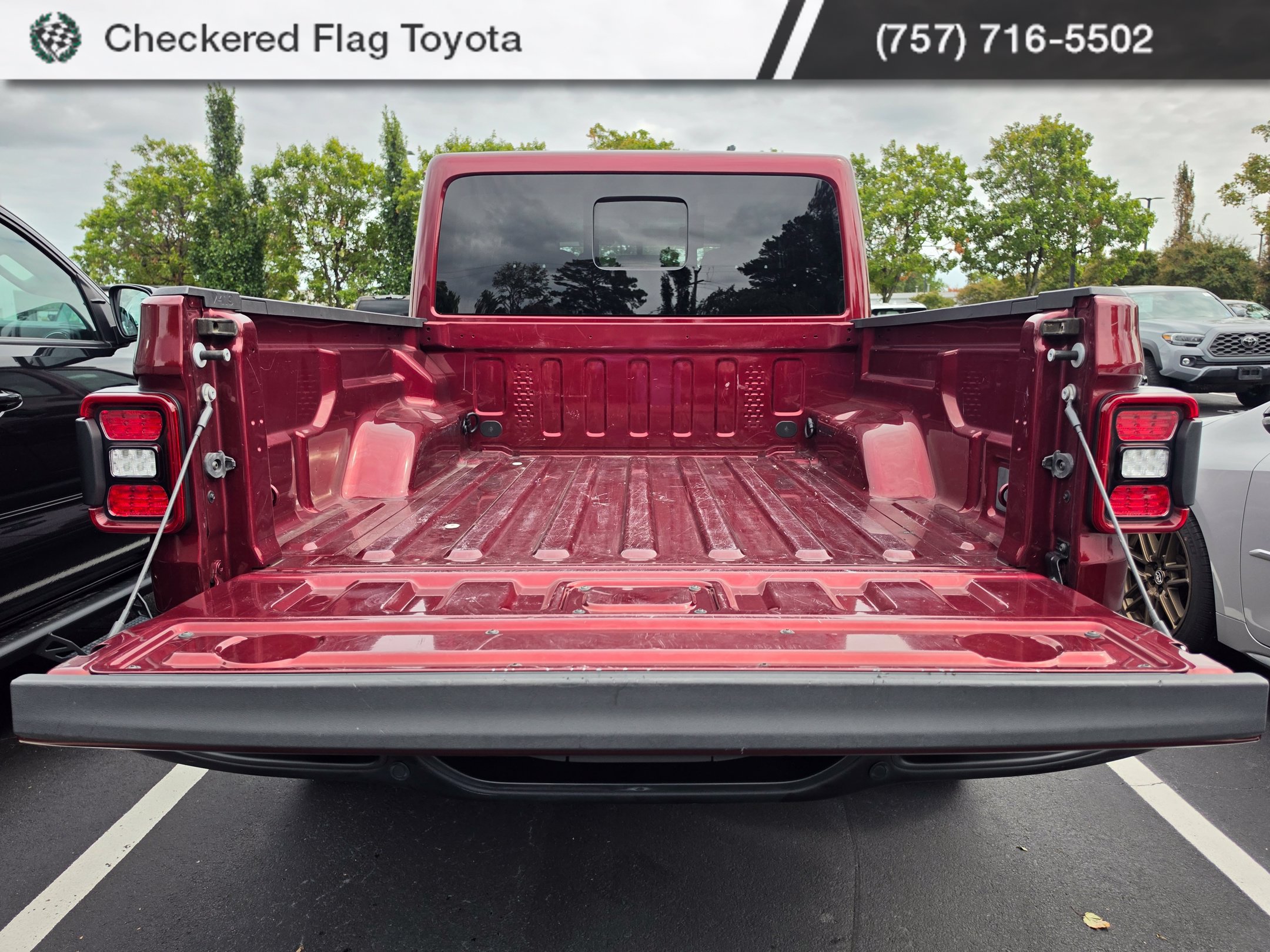 Used 2021 Jeep Gladiator Rubicon AWD/4WD image 7